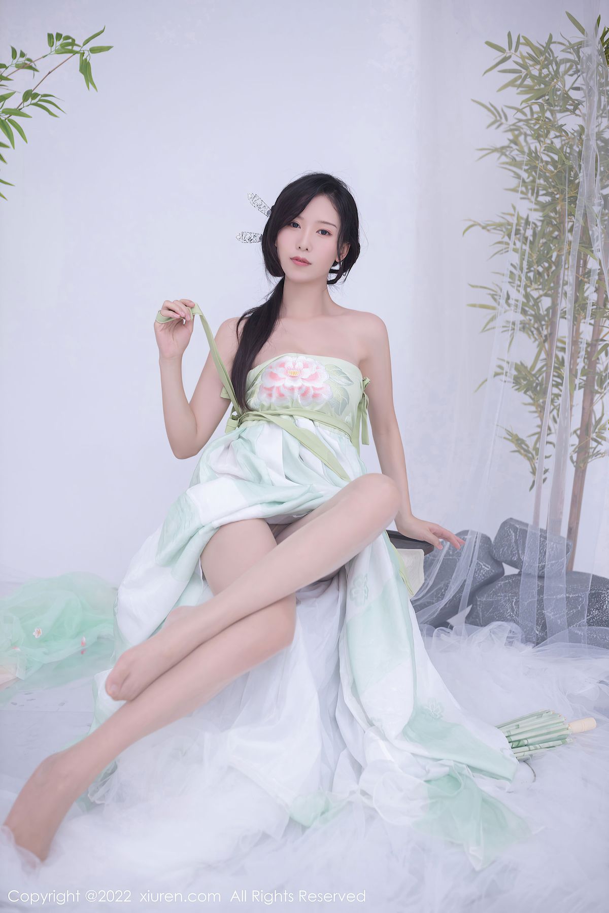 抖娘利世 - 古装服饰+原色丝袜性感写真