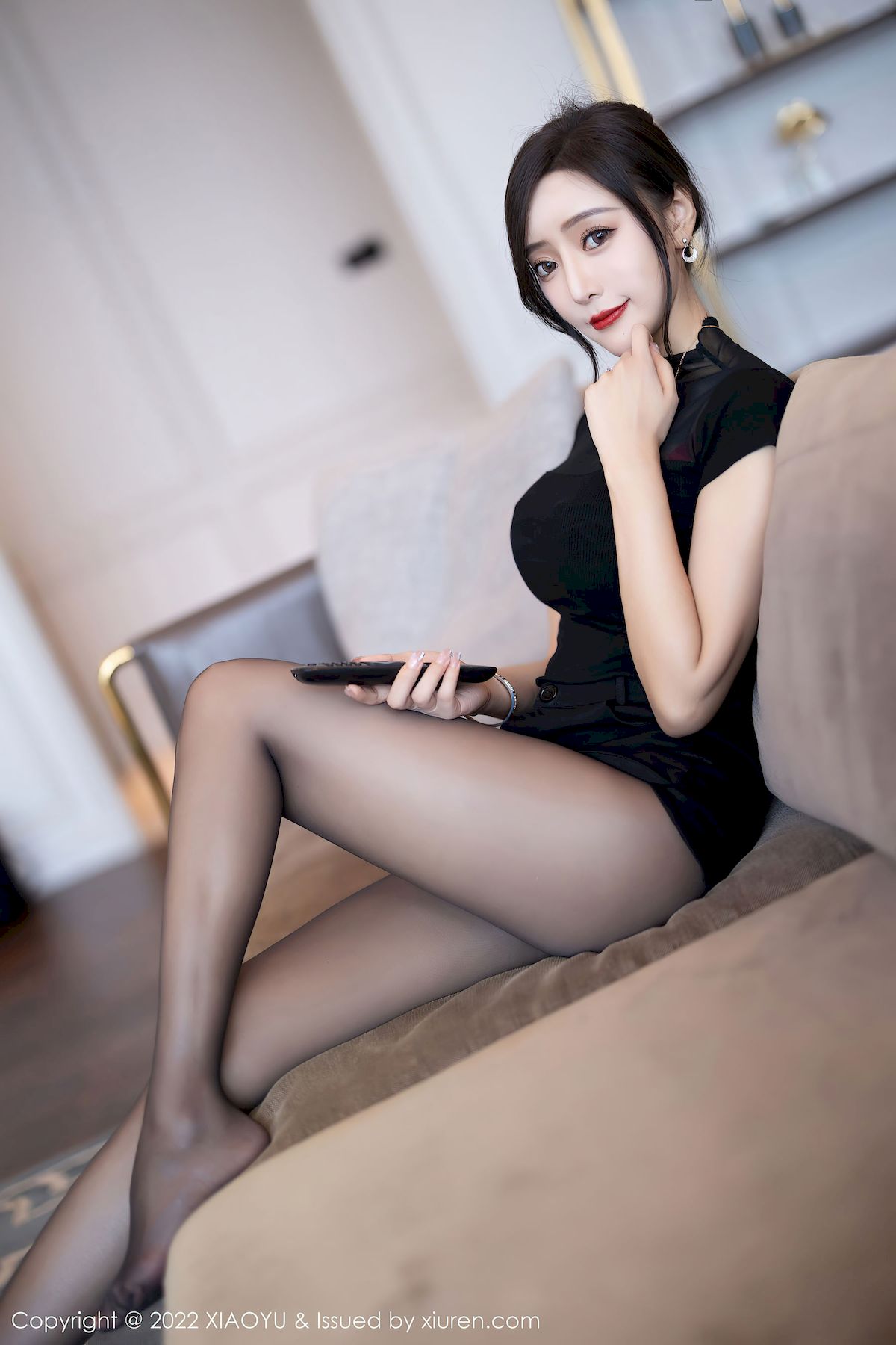 王馨瑶yanni - 时尚服饰+黑丝系列性感写真