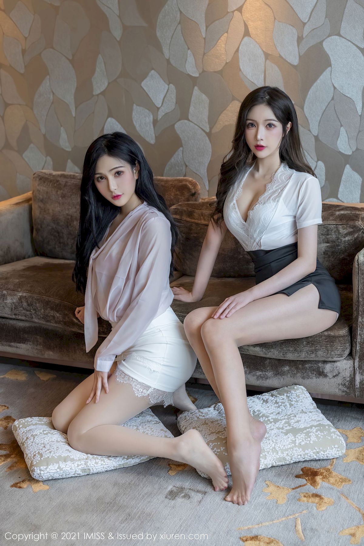 Lavinia肉肉&LindaLinda - 都市OL+丝袜系列写真