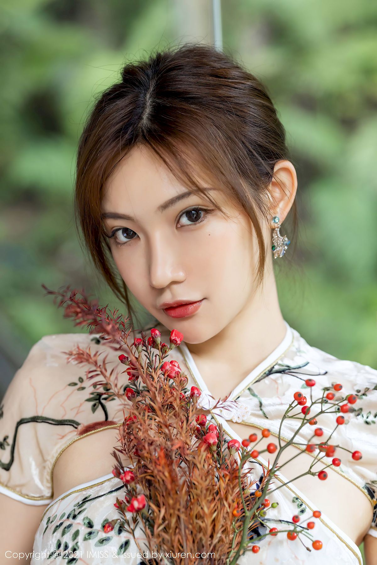 小狐狸Kathryn - 炫丽旗袍+圆臀玉腿心愿旅拍