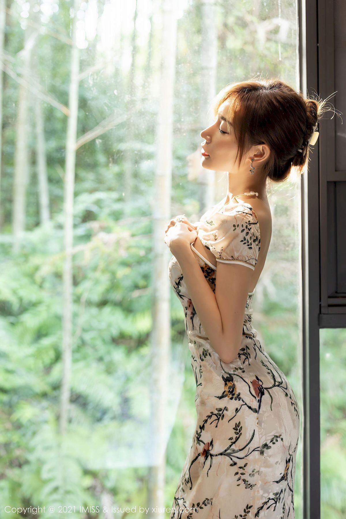 小狐狸Kathryn - 炫丽旗袍+圆臀玉腿心愿旅拍