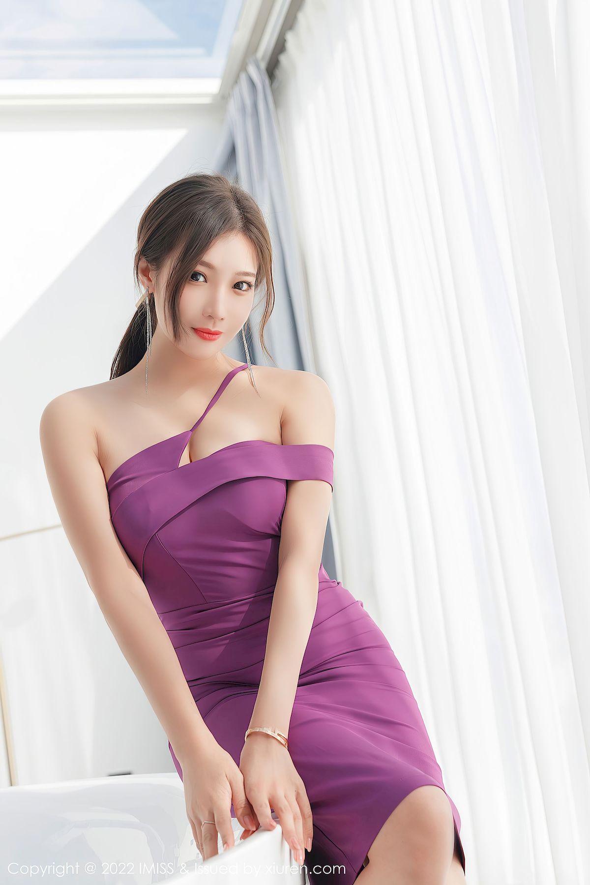 小狐狸Kathryn - 玫红连衣裙+内衣系列性感写真