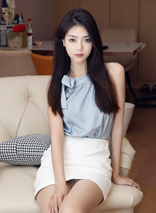 [秀人XiuRen] No.5459 模特可樂Vicky - 淡蓝色上衣+白色短裙性感写真