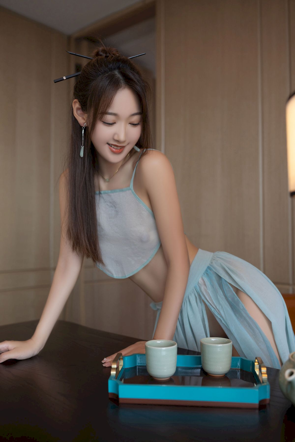 唐安琪 - 素色古装+情趣服饰户外场景写真