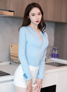 [秀人XiuRen] No.5523 模特梦心玥 - 白色短裤+淡蓝上衣服饰佛山旅拍