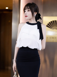 [秀人XiuRen] No.5500 女神徐莉芝Booty - 白色上衣+黑色短裙性感写真