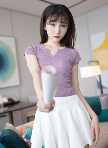 [秀人XiuRen] No.4570 模特陆萱萱 - 紫色上衣+白色短裙性感写真