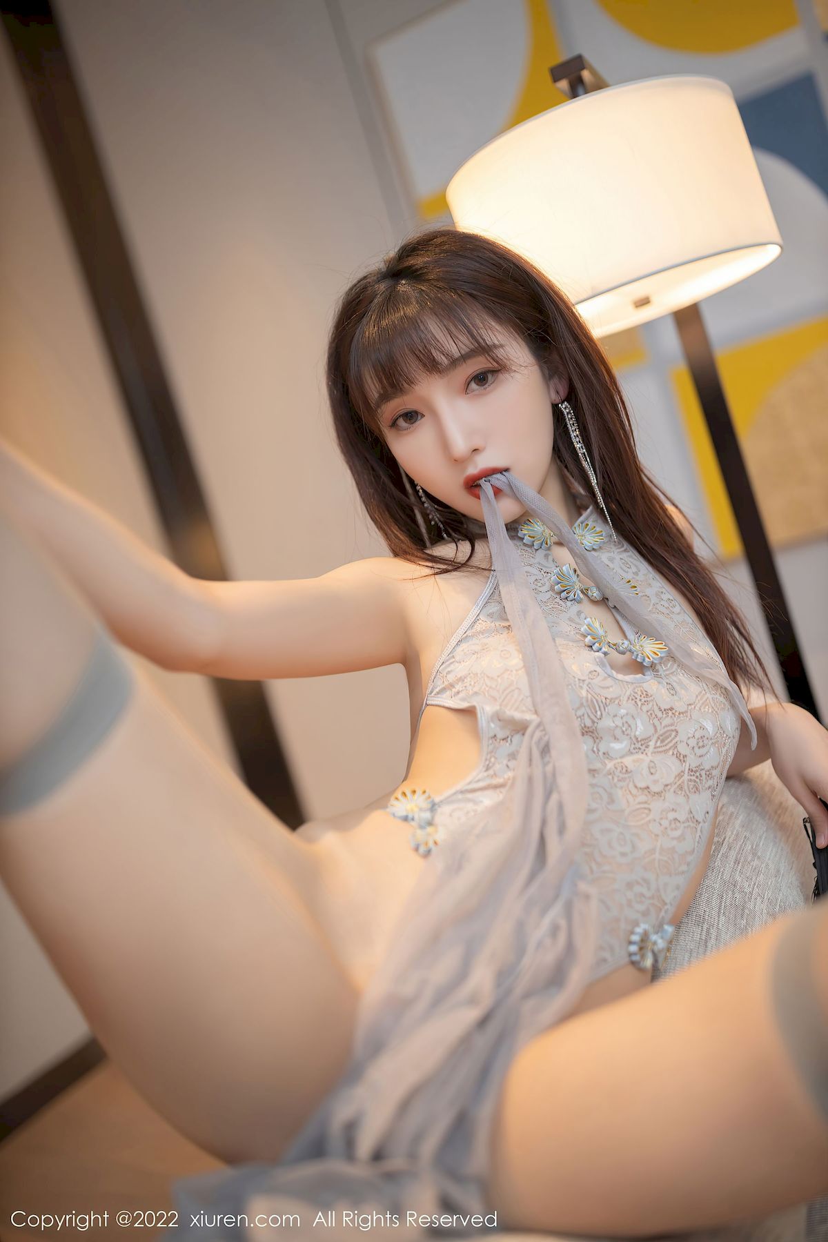 陆萱萱 - 淡灰薄纱长裙+灰色丝袜性感写真
