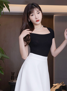 [秀人XiuRen] No.5095 模特陆萱萱 - 黑色收身上衣+白色裙子珠三角旅拍