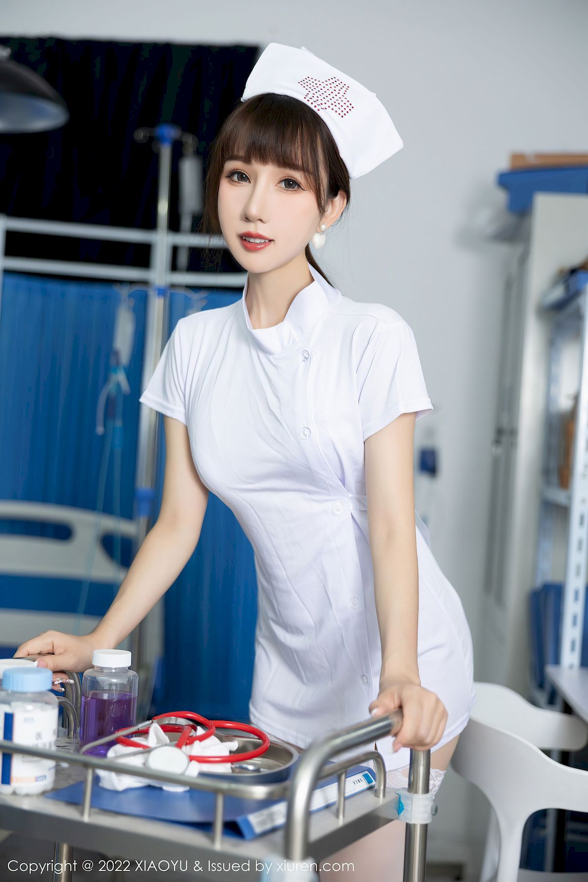 波巧酱 - 护士制服+白色丝袜性感写真