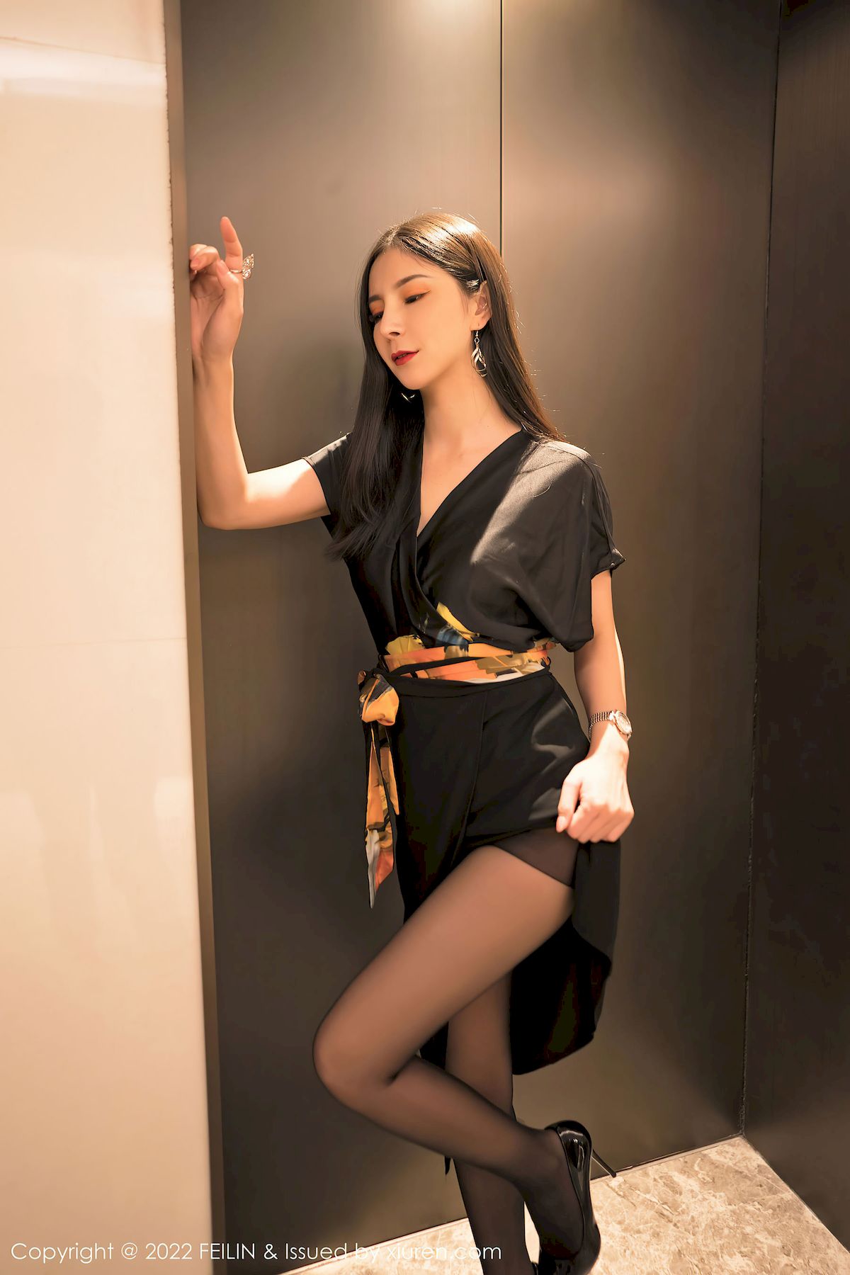 小蛮妖Yummy - 黑色连衣裙+诱人黑丝性感写真