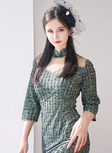 [秀人Xiuren] No.5373 模特小蛮妖Yummy - 暗绿连衣裙+诱人黑丝性感写真