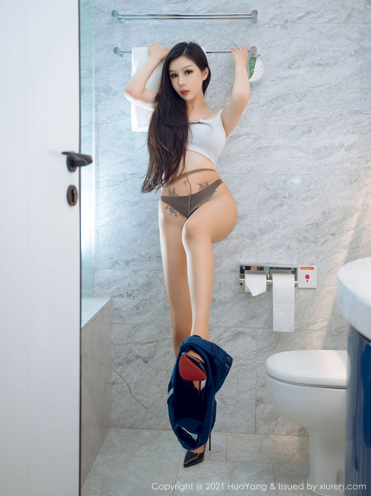 田冰冰 - 超短式上衣+丝袜系列性感写真