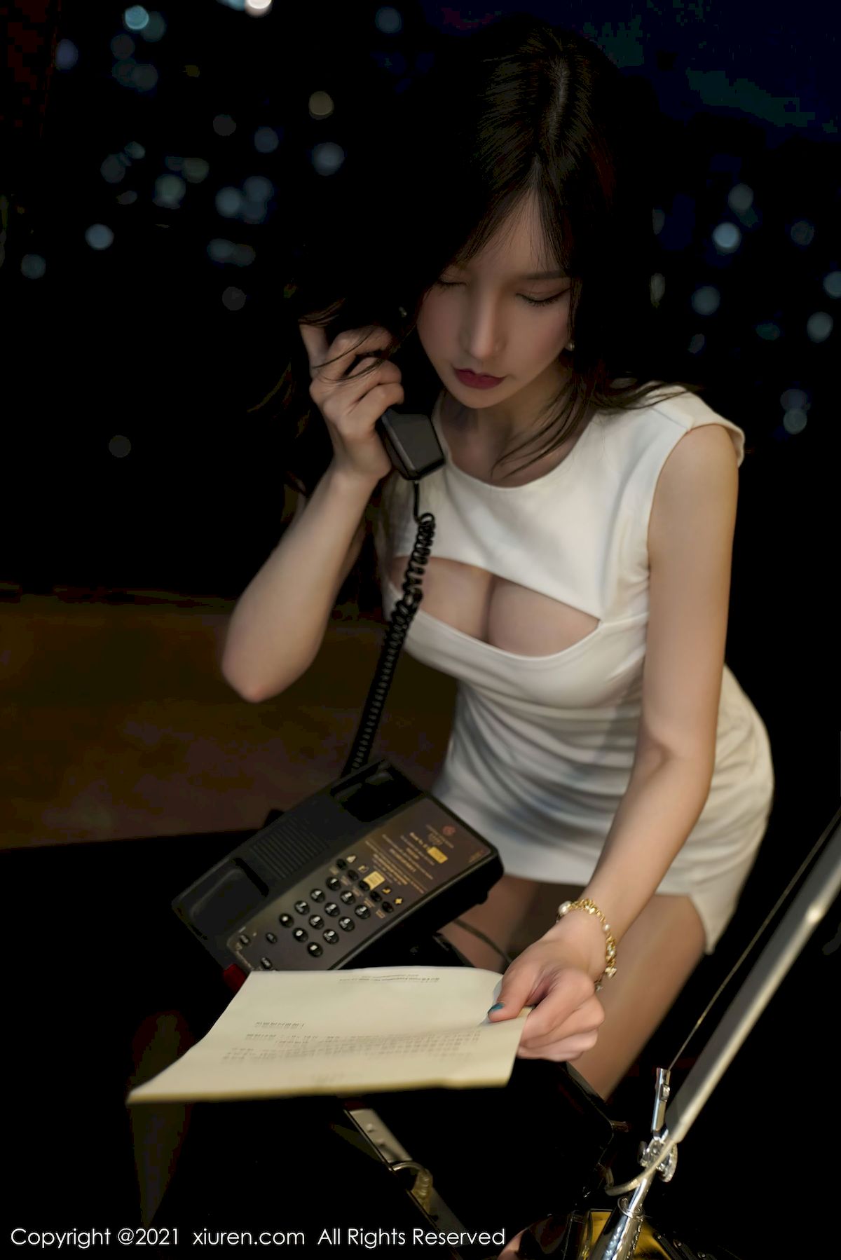 周于希Sandy - 抹胸礼裙+丝袜美腿性感写真