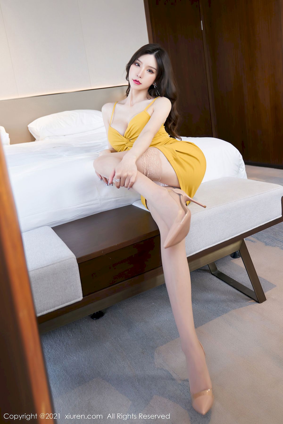 周于希Sandy - 黄色吊裙+丝袜美腿杭州旅拍