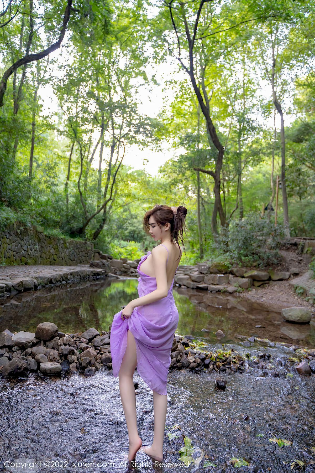 婠婠么 - 淡紫色吊裙+曼妙身材性感写真
