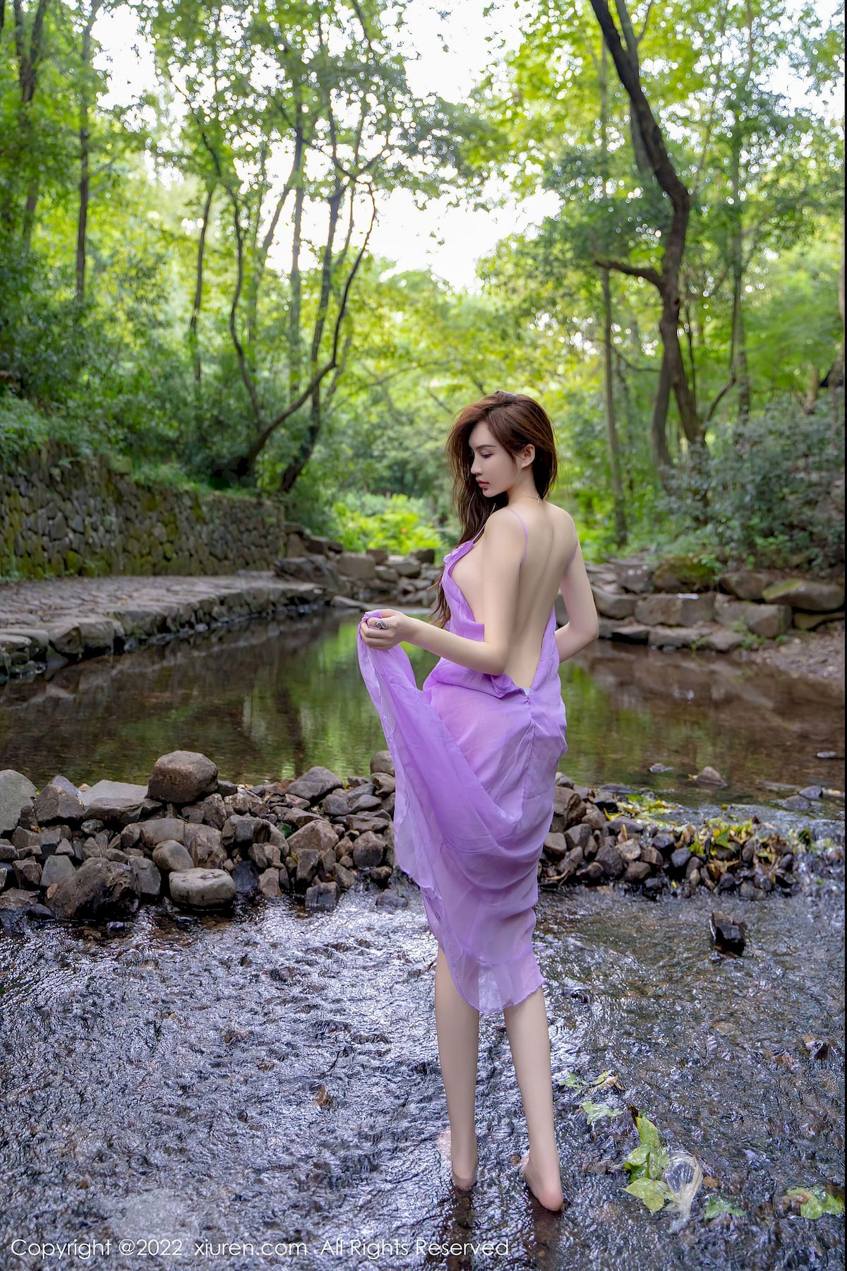 婠婠么 - 淡紫色吊裙+曼妙身材性感写真