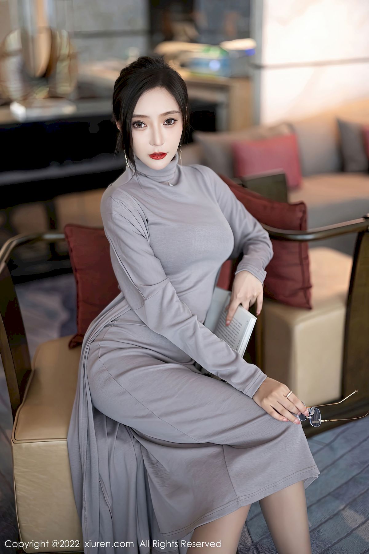 王馨瑶yanni - 灰色长裙+黑丝美腿性感写真