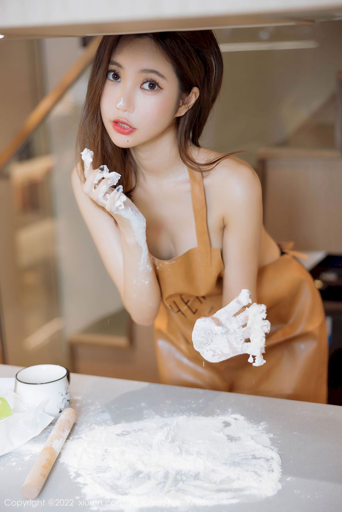 绮里嘉ula - 淡粉连衣短裙+原色丝袜性感写真