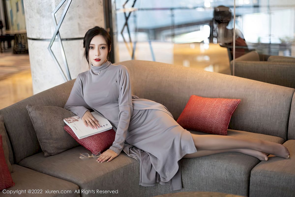 王馨瑶yanni - 灰色长裙+黑丝美腿性感写真