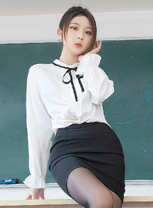[秀人XiuRen] No.5709 新人模特夏甜甜 - 白色上衣+黑色短裙性感写真