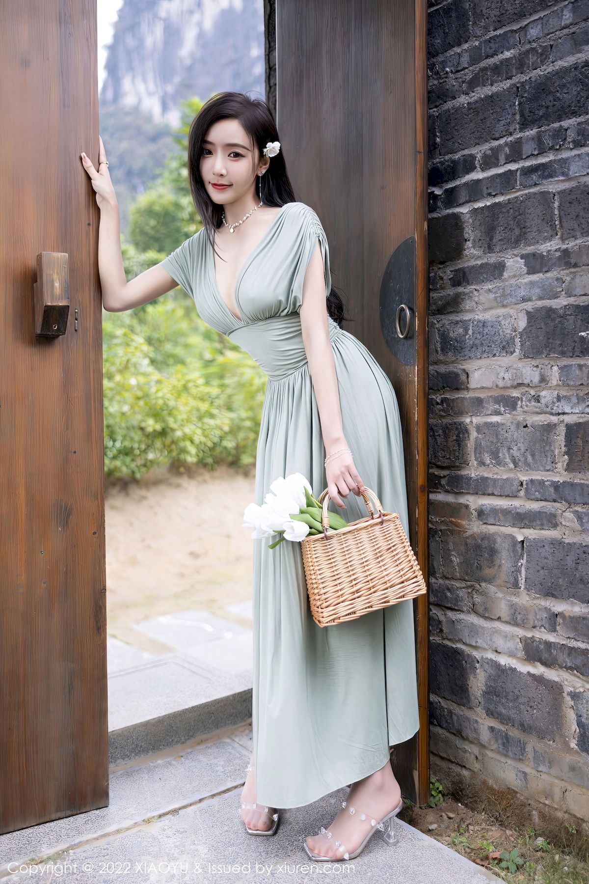 王馨瑶yanni - 灰绿连衣长裙+原色丝袜杭州旅拍