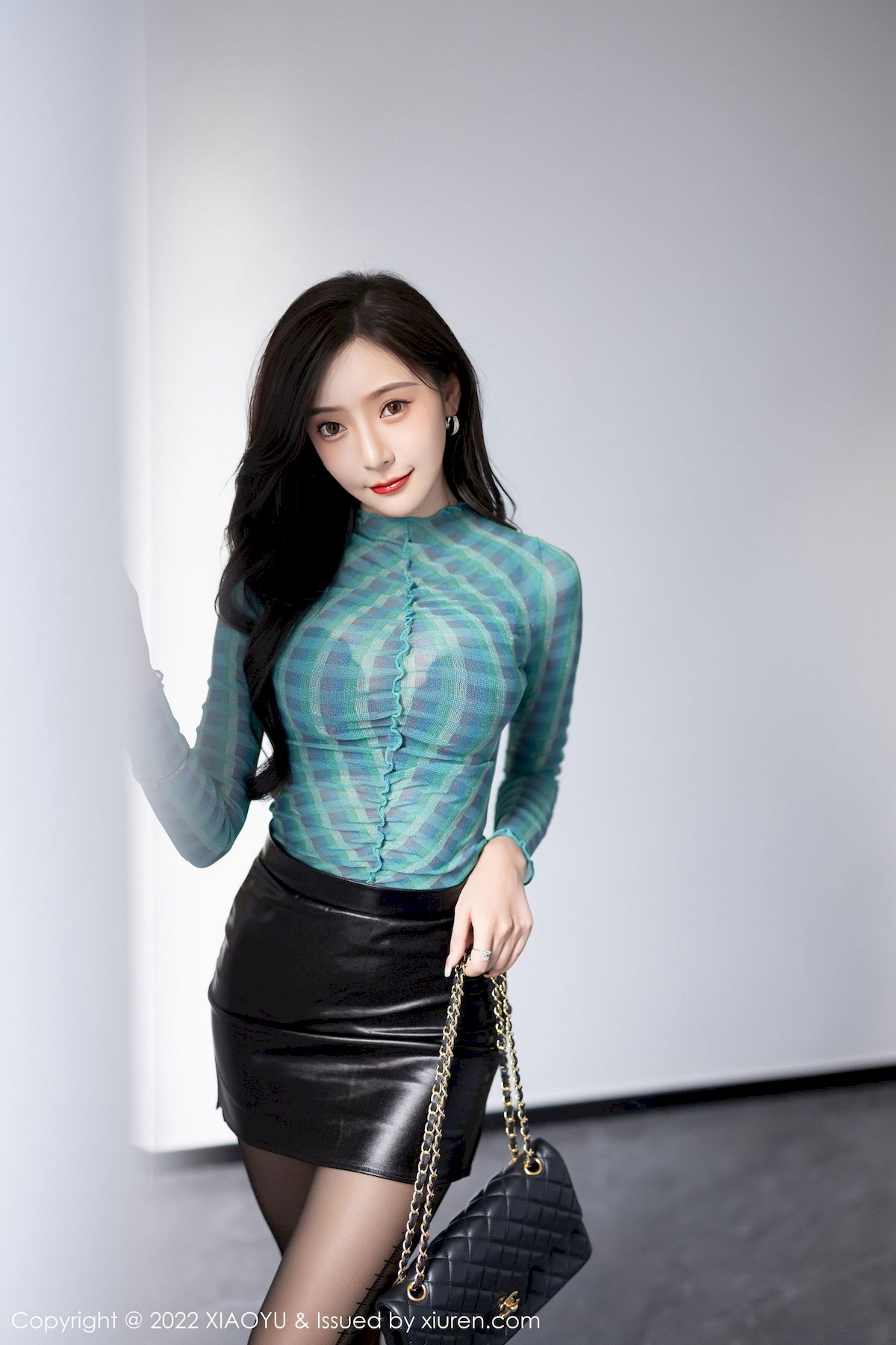 王馨瑶yanni - 蓝绿色上衣+黑色短裙杭州旅拍