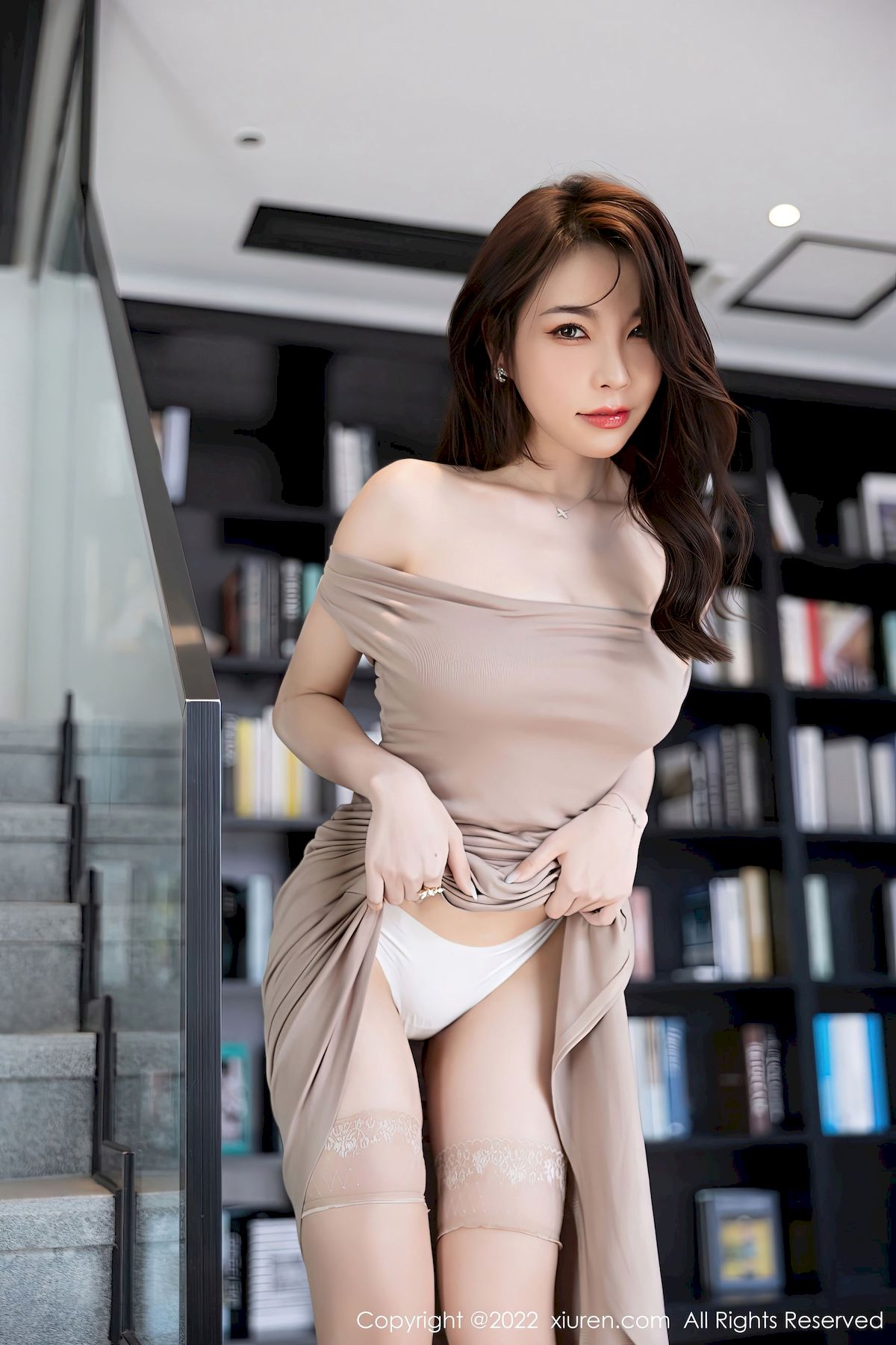徐莉芝Botty - 连衣长裙+原色丝袜性感写真
