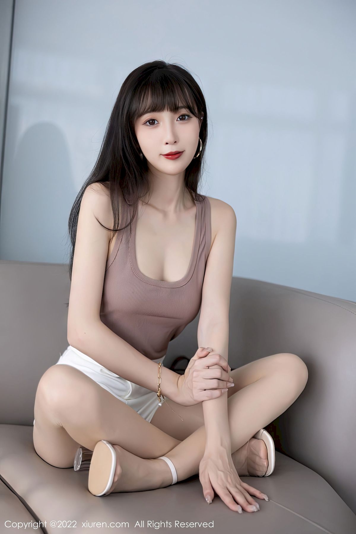 林星阑 - 咖啡色服饰+白色短裙性感写真