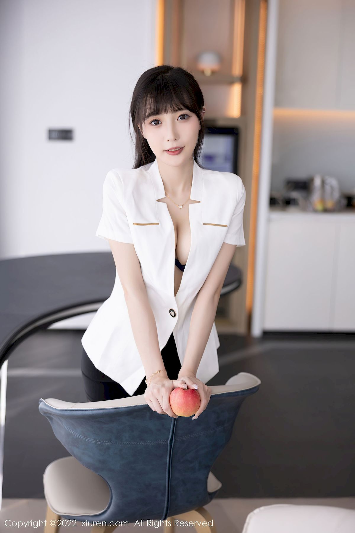 林星阑 - 白色上衣+黑色短裙性感写真