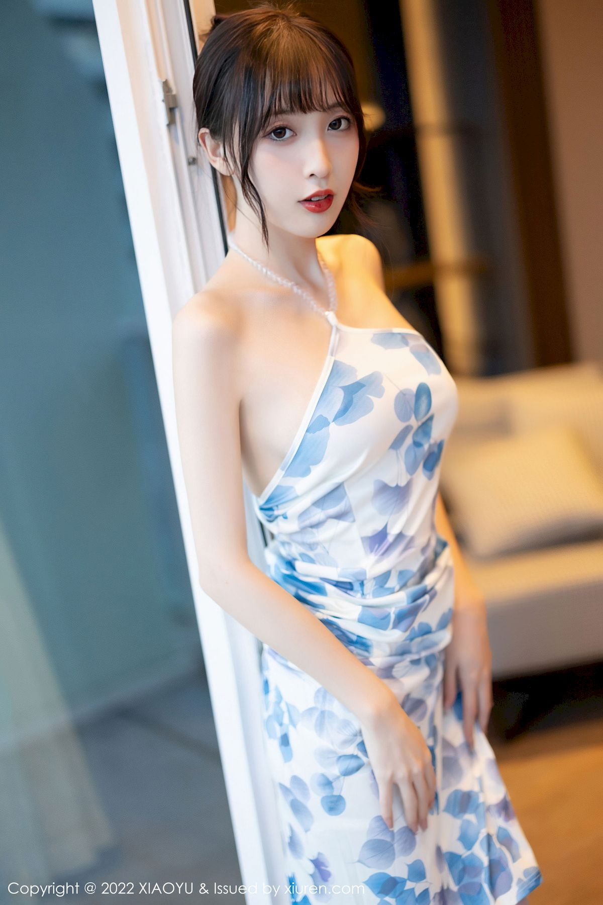 林星阑 - 露肩连衣裙+白色丝袜性感写真