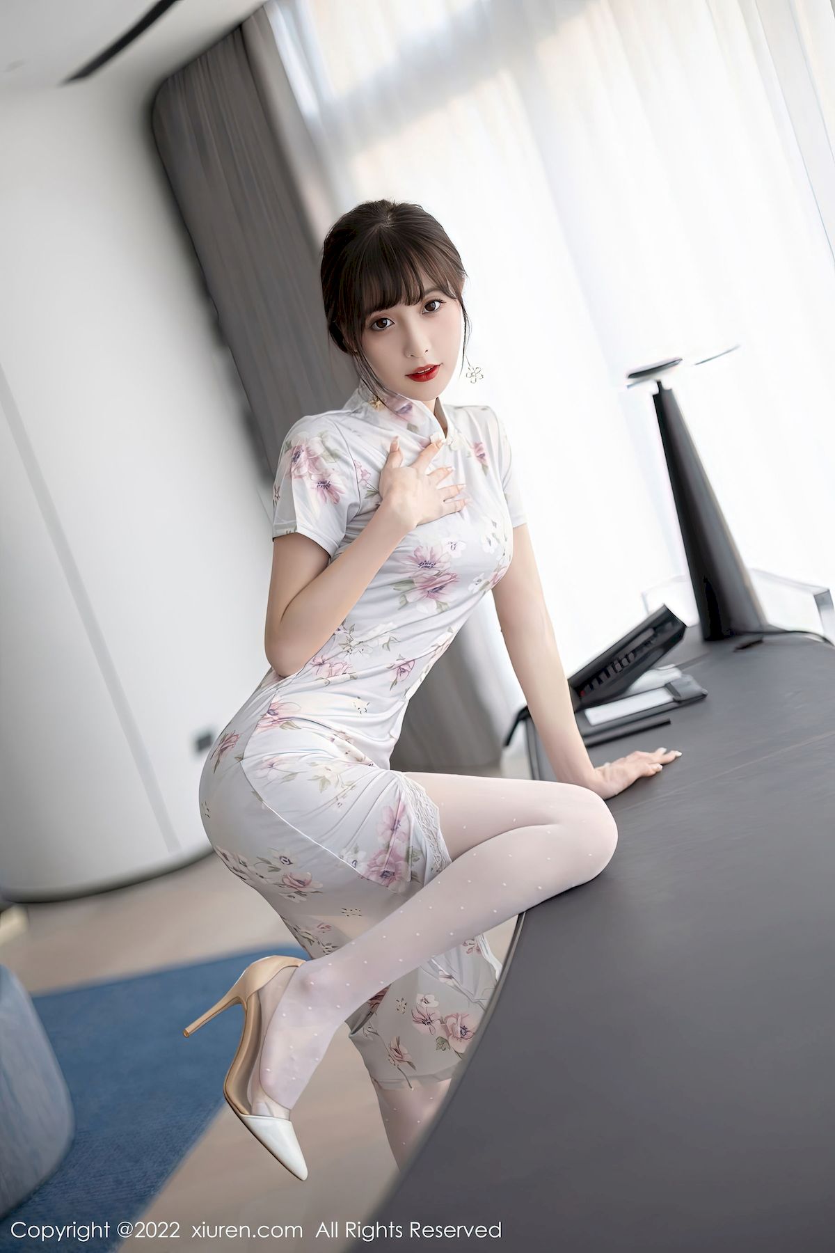 林星阑 - 白色旗袍+诱人丝袜性感写真