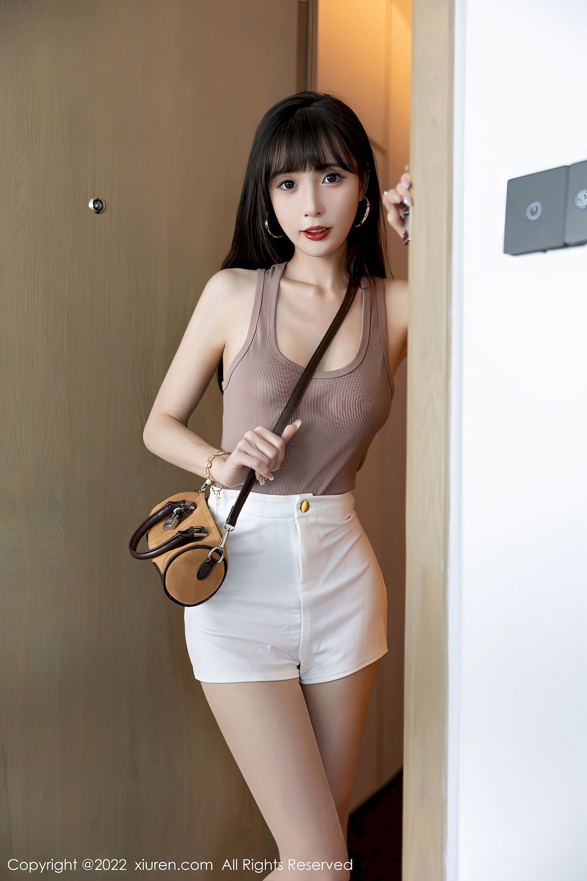 林星阑 - 咖啡色服饰+白色短裙性感写真