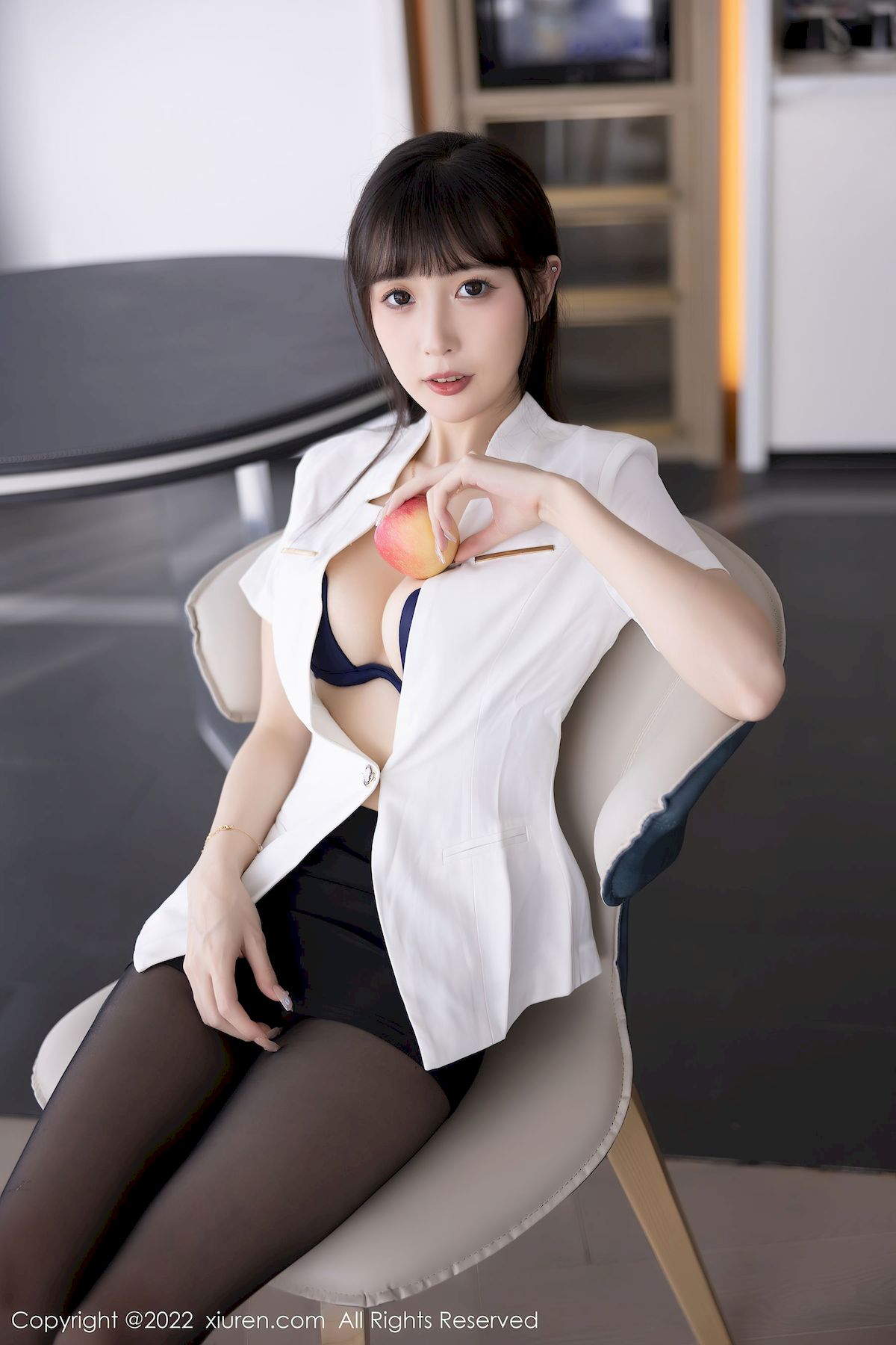 林星阑 - 白色上衣+黑色短裙性感写真