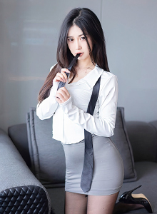 [秀人XiuRen] No.5795 新人嫩模laura阿姣 - 白色衬衫+灰色短裙性感写真