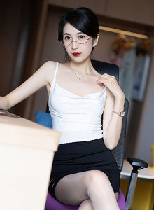 [秀人XiuRen] No.5656 模特林乐一 - 白色吊带上衣+黑色短裙性感写真