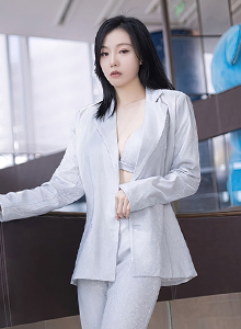 [秀人XiuRen] No.5859 模特安然anran - 银色西服+银色内衣北京旅拍