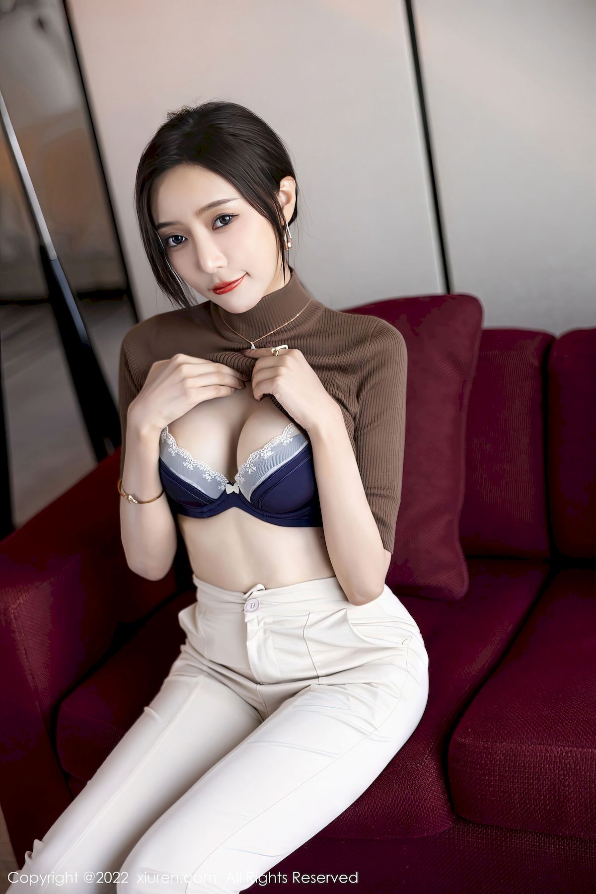 王馨瑶yanni - 收身上衣+白色长裤性感写真