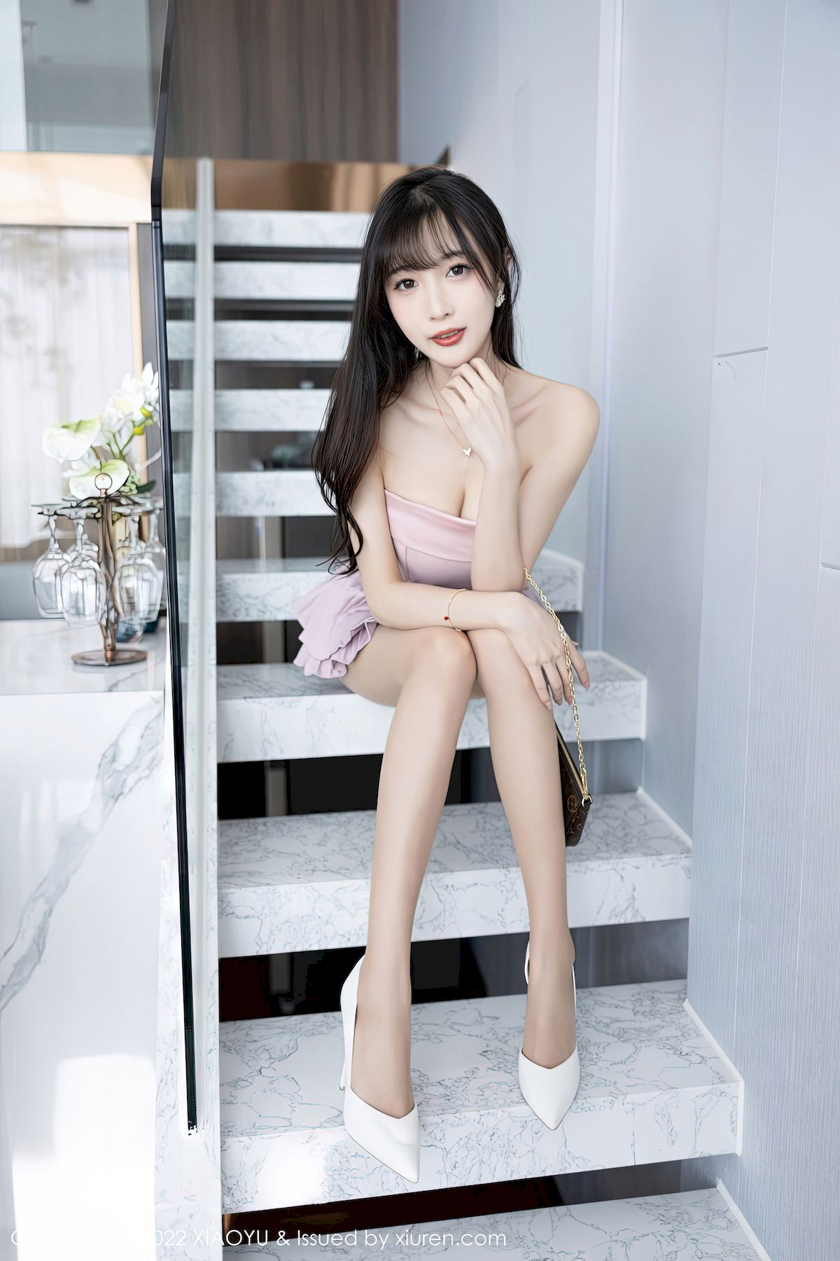 林星阑 - 粉色服饰+原色丝袜性感写真