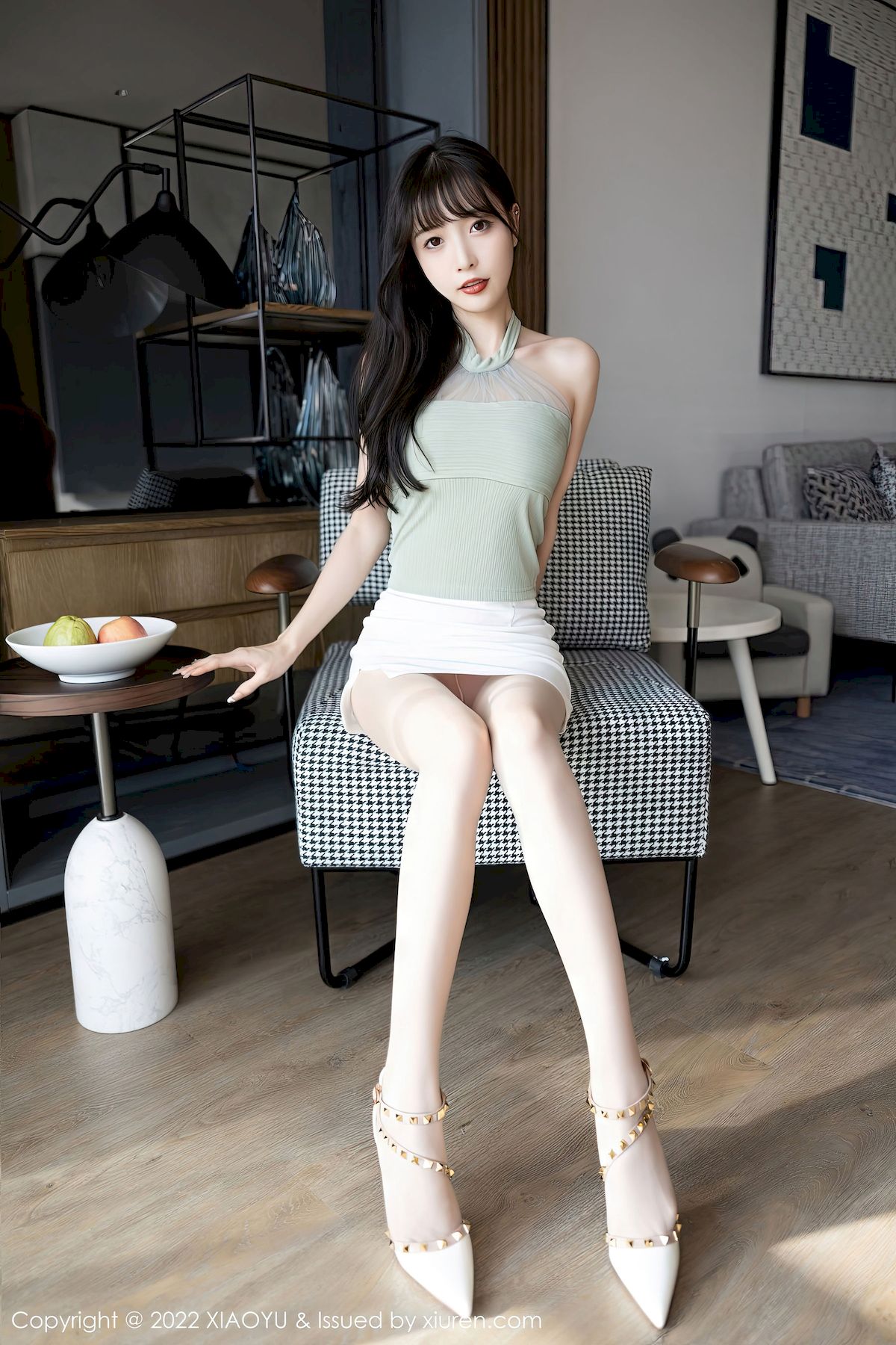 林星阑 - 绿灰露肩上衣+白色短裙性感写真