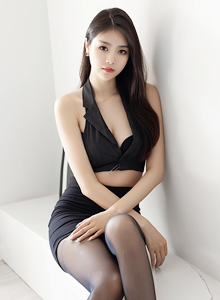[秀人XiuRen] No.5562 模特可樂Vicky - 短款上衣+黑色短裙性感写真