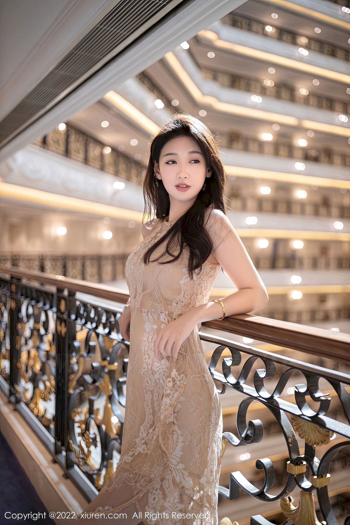 唐安琪 - 蕾丝礼裙+原色丝袜北京旅拍