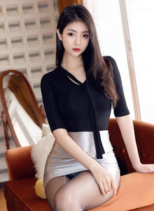 [XiuRen秀人网] No.6493 模特可樂Vicky - 黑色上衣+银色短裙性感写真