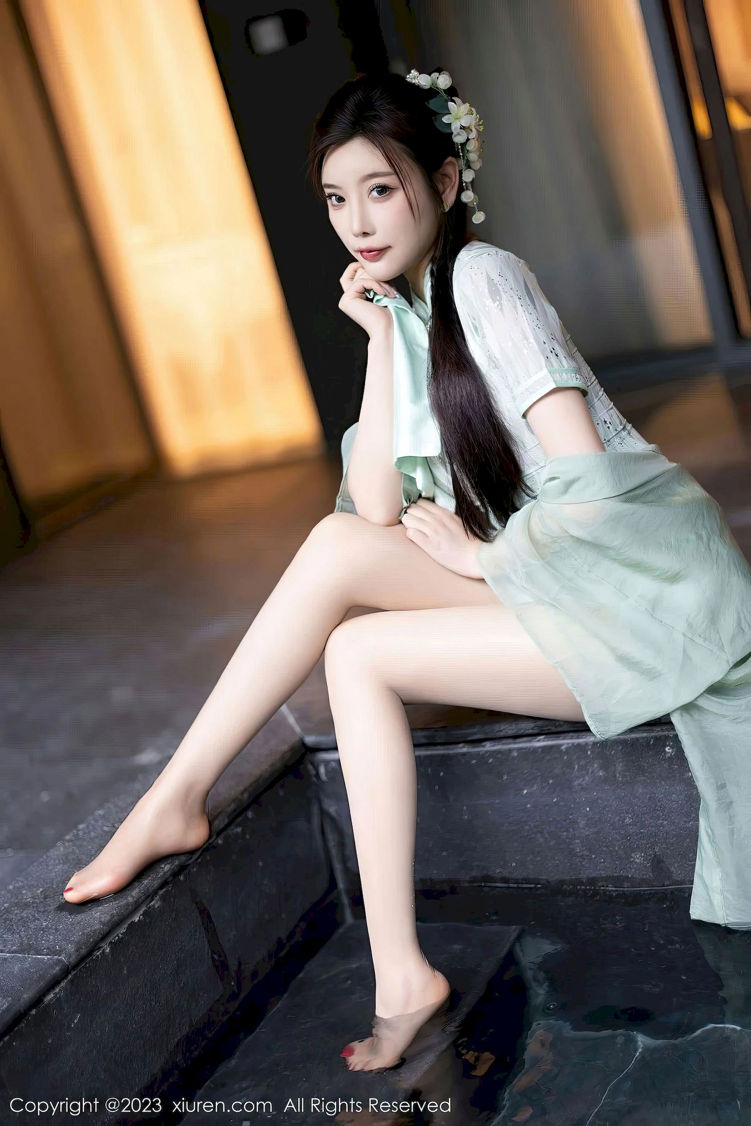 杨晨晨Yome - 淡绿旗袍+原丝美腿写真